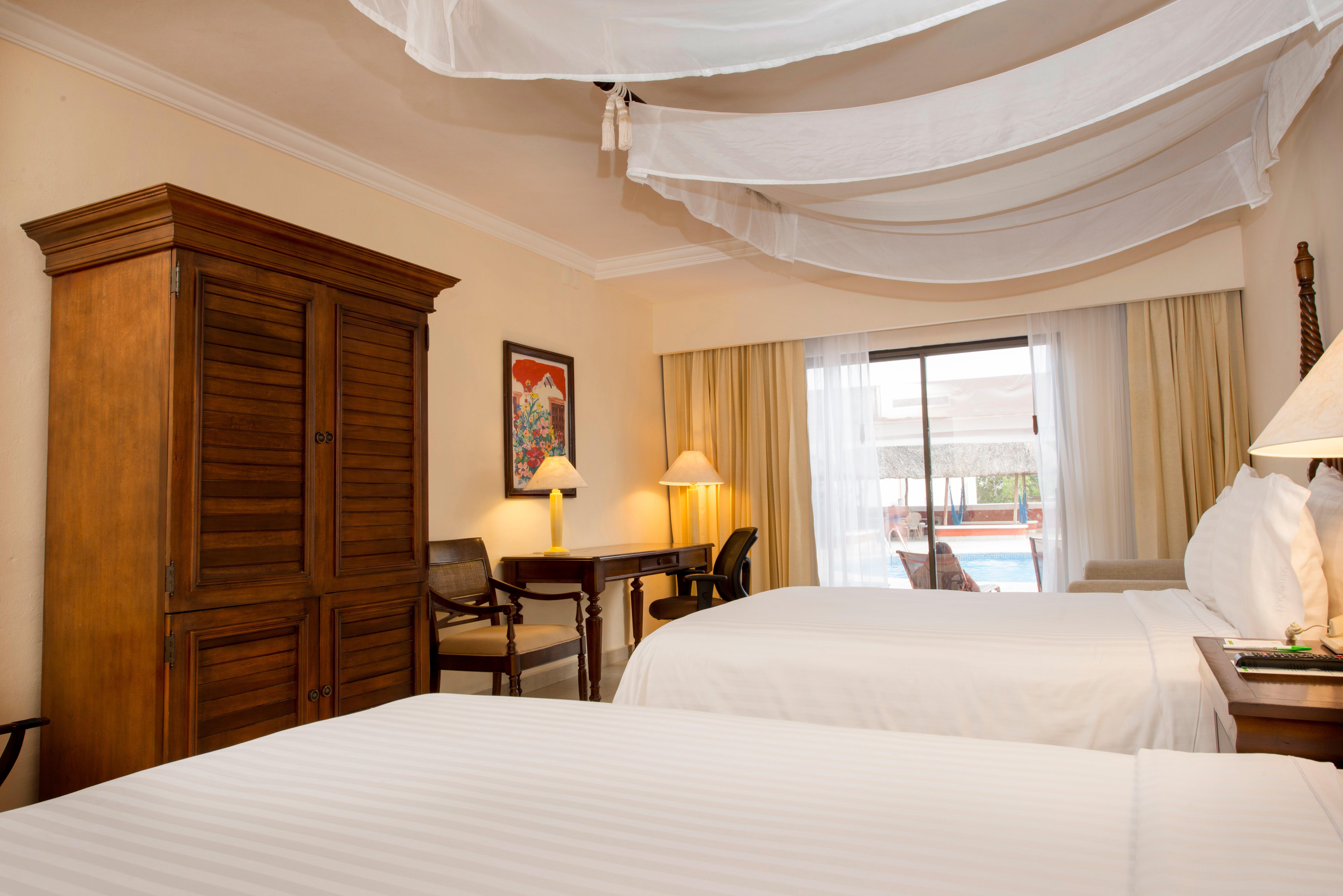 Holiday Inn Merida By Ihg Exterior photo