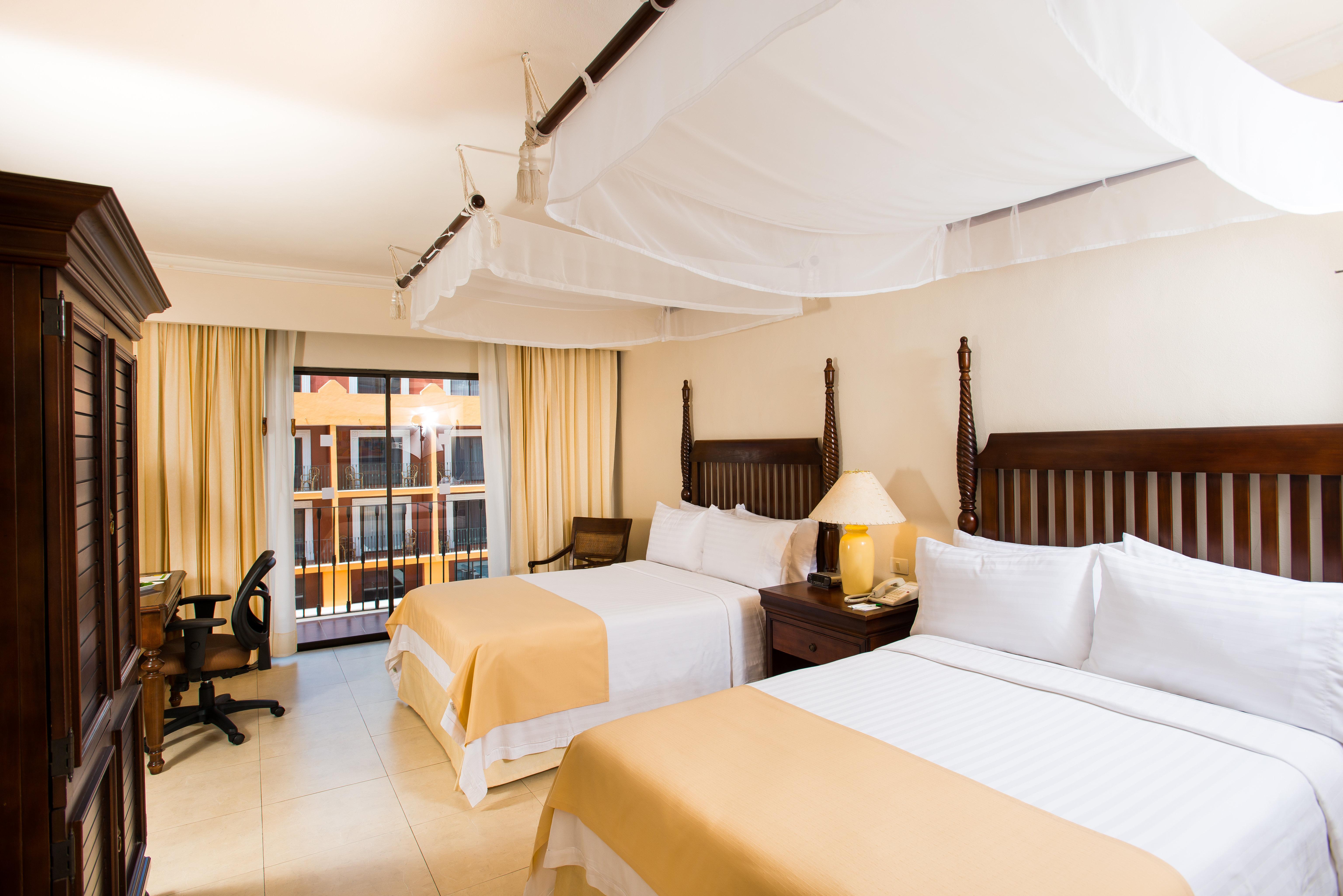 Holiday Inn Merida By Ihg Exterior photo