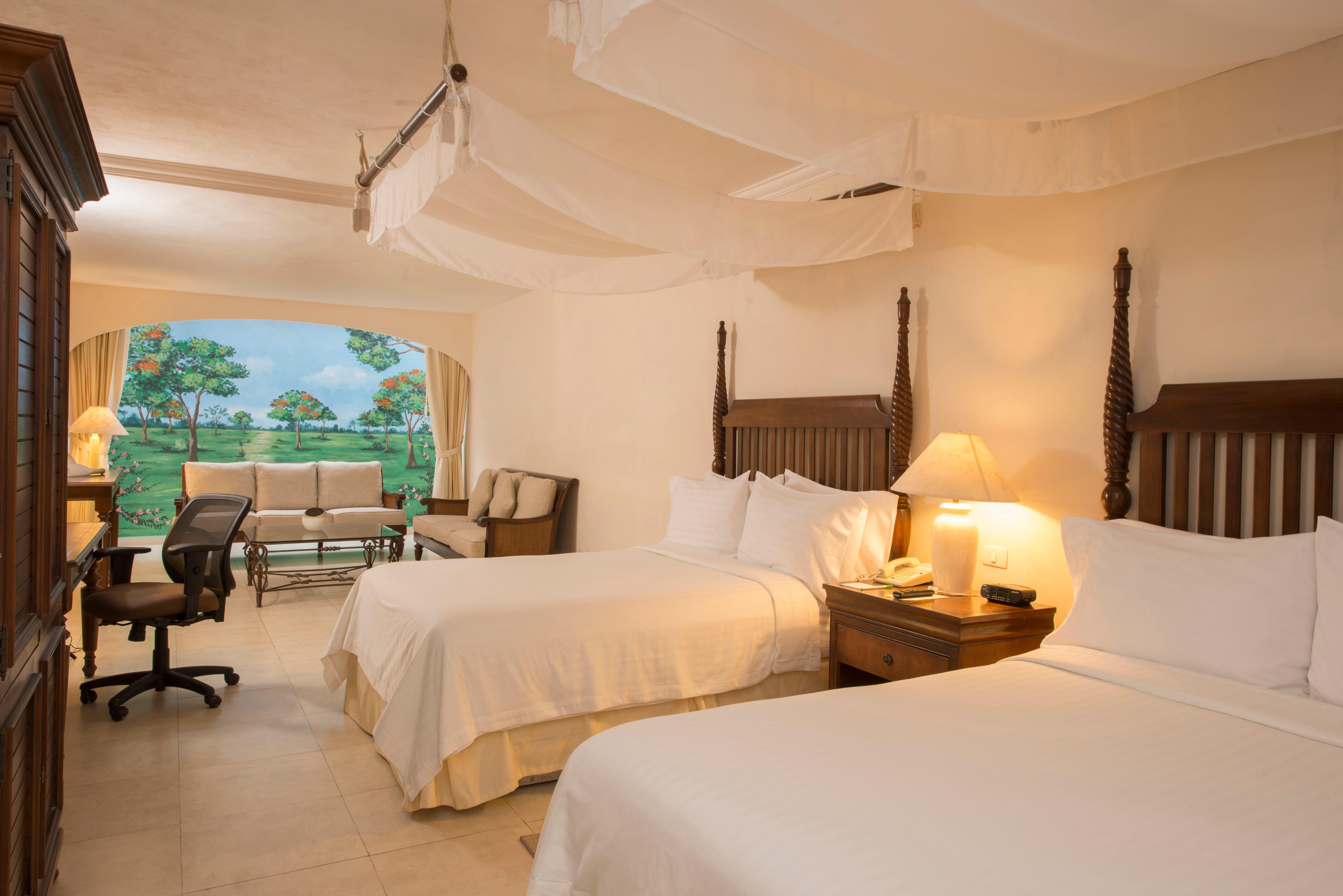Holiday Inn Merida By Ihg Exterior photo