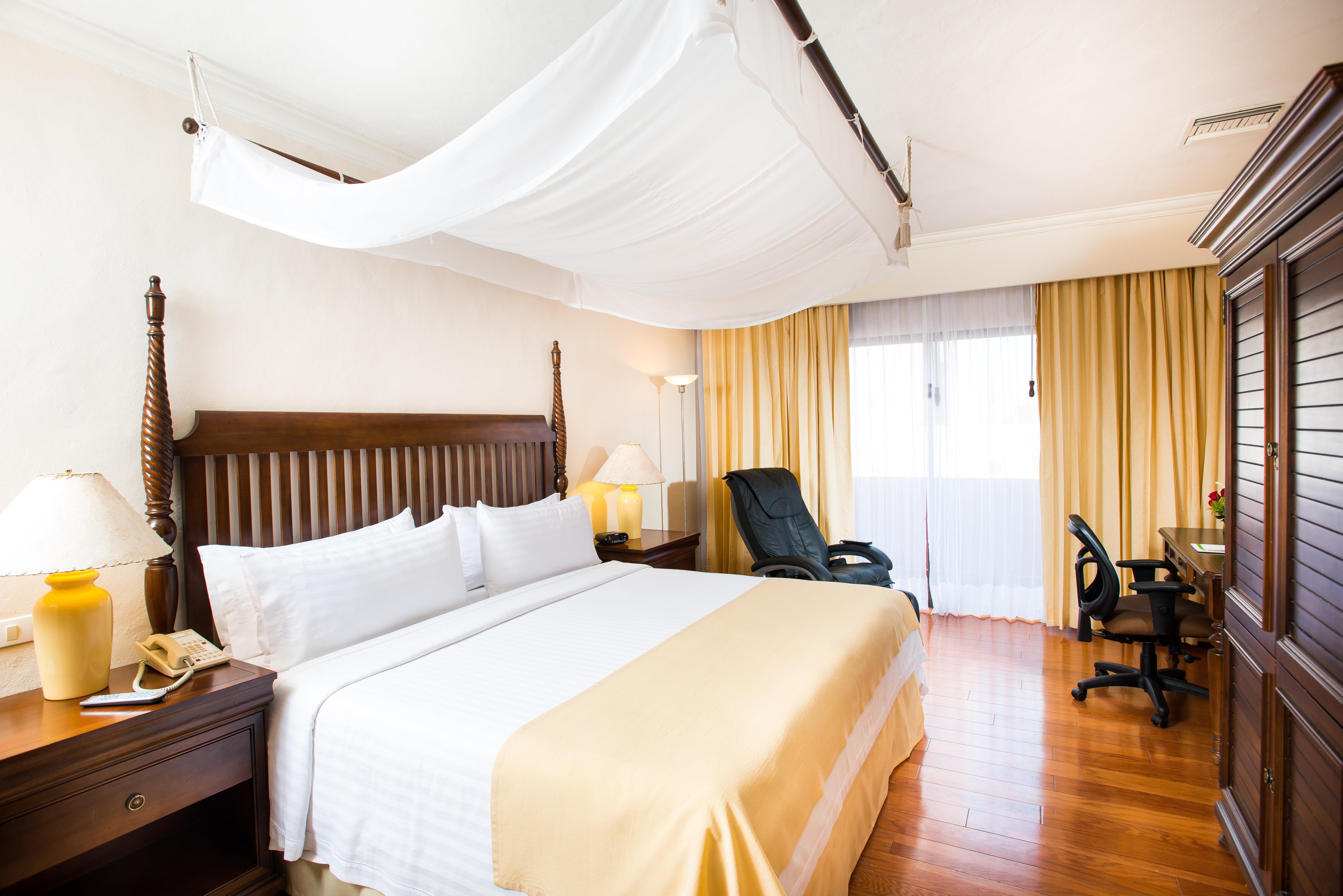Holiday Inn Merida By Ihg Exterior photo